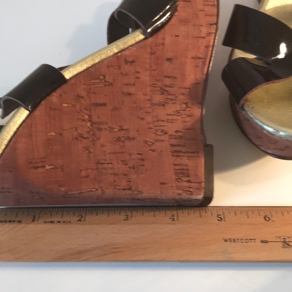 Michael Kors Brown Patent Leather Wedges Size 7 - Picture 5 of 8